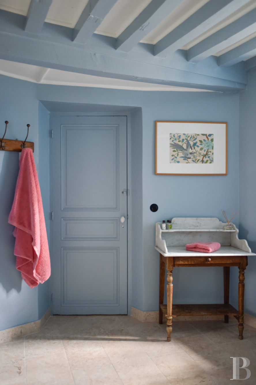 En Limousin, dans le sud-est de la Creuse et à proximité d’Aubusson, un logis indépendant du 17e siècle au centre d’une place forte médiévale,  - photo  n°25